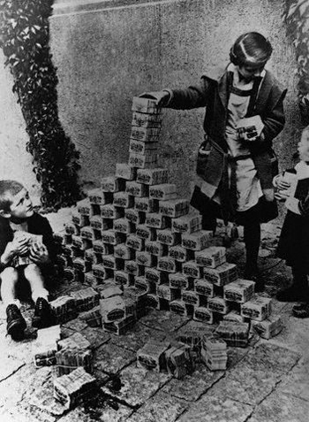 Гиперинфляция в Германии 1923г (7 фото)