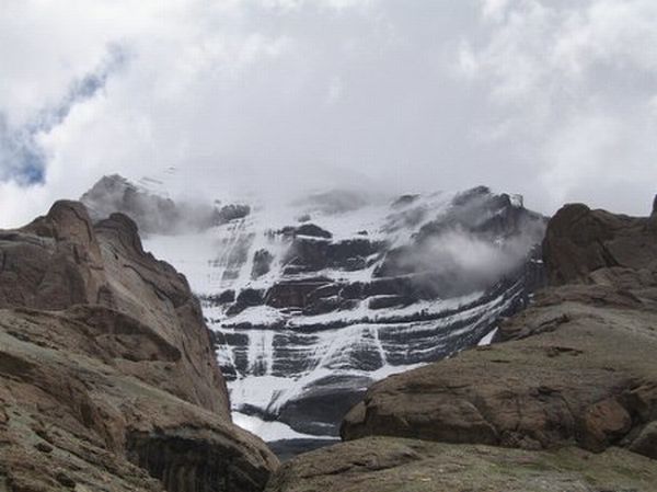 Самая загадочная гора на Земле (4 фото)